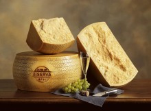 ‘CASARA’ PER ULTIMA FORMA GRANA PADANO: RICAVATO IN BENEFICENZA